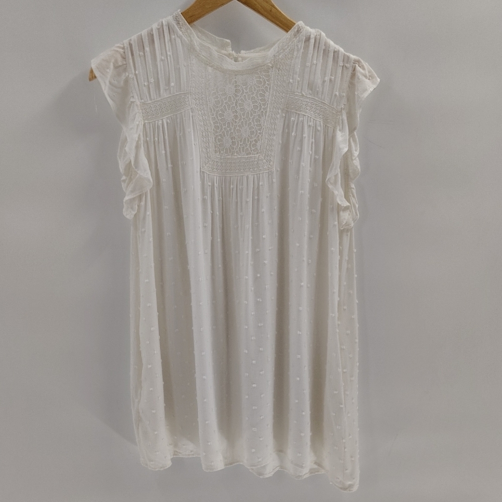 Umgee Top Size Medium White Swiss Dot And Lace Pockets Lightweight